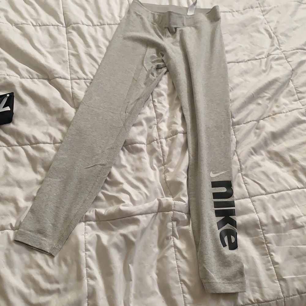 SIZE SMALL grey NIKE leggings in like-new condition